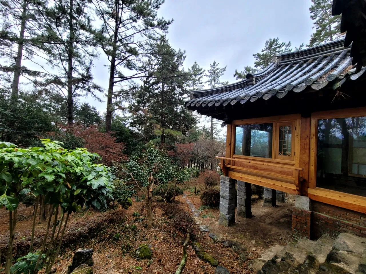 오늘N 촌집전성시대 돌기둥위에 올린 한옥